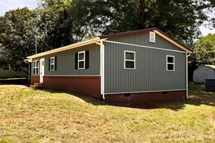 4009 Smokey Creek Rd, Lenoir, NC 28645 - Photo 2