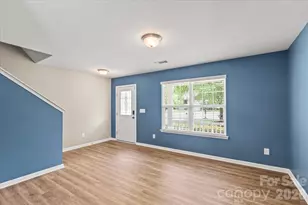 5229 Hawkins Meadow Ct, Charlotte, NC 28213 - Photo 6