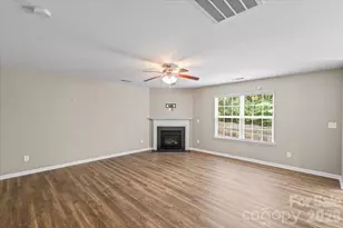 5229 Hawkins Meadow Ct, Charlotte, NC 28213 - Photo 12