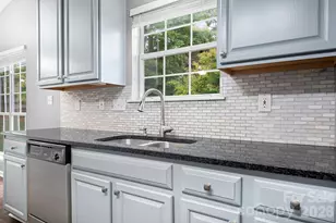 8940 Raven Park Dr, Charlotte, NC 28216 - Photo 10