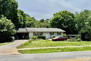 717 W Lee Ave, Yadkinville, NC 27055 - Photo 2
