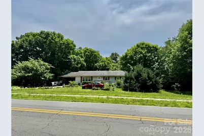 717 W Lee Avenue, Yadkinville, NC 27055 - Photo 4