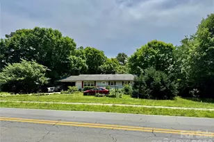 717 W Lee Ave, Yadkinville, NC 27055 - Photo 4