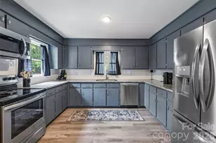 224 Sturbridge Dr, Charlotte, NC 28214 - Photo 6