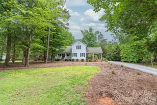 7012 Knotty Pine Rd, Waxhaw, NC 28173 - Photo 2