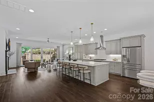 2023 Lynnwood Dr, Charlotte, NC 28209 - Photo 8