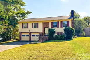 307 Meadowbrook Dr, Newton, NC 28658 - Photo 1