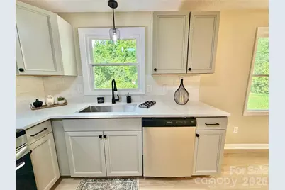 303 Deal Avenue NE, Conover, NC 28613 - Photo 12
