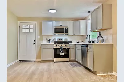 303 Deal Avenue NE, Conover, NC 28613 - Photo 8