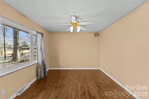 117 Robinson Ave, Matthews, NC 28104 - Photo 2