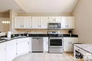 8263 Southgate Commons Dr, Charlotte, NC 28277 - Photo 4