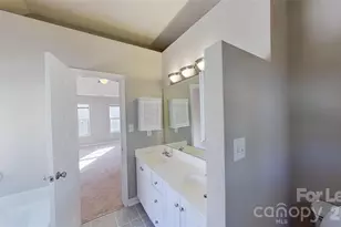 7236 Rock Island Rd, Charlotte, NC 28278 - Photo 8