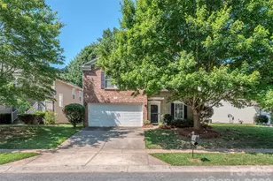 7829 Ponderosa Pine Ln, Charlotte, NC 28215 - Photo 2