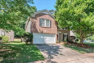7829 Ponderosa Pine Ln, Charlotte, NC 28215 - Photo 2