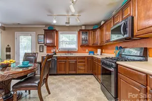 7829 Ponderosa Pine Ln, Charlotte, NC 28215 - Photo 12