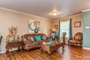 7829 Ponderosa Pine Ln, Charlotte, NC 28215 - Photo 6
