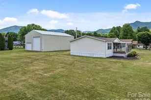 25 Lester Ln, Waynesville, NC 28785 - Photo 4