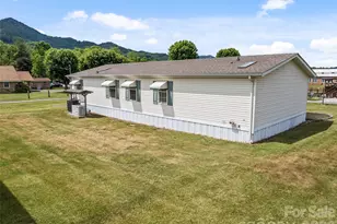 25 Lester Ln, Waynesville, NC 28785 - Photo 10