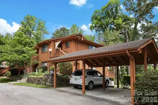581 Courtwood Ln, Hendersonville, NC 28739 - Photo 2