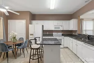 13614 Cardinals Nest Dr, Charlotte, NC 28269 - Photo 6