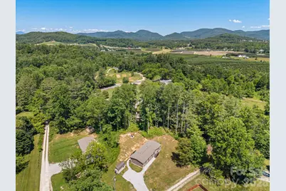 151 Field Sparrow Lane, Hendersonville, NC 28792 - Photo 2