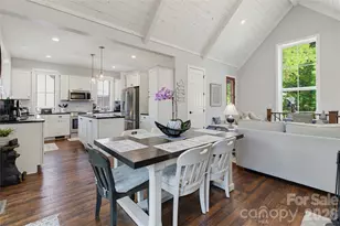 561 Harbor Ridge Dr, Tuckasegee, NC 28783 - Photo 20