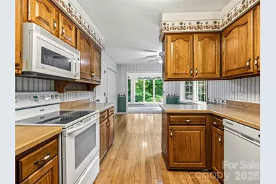 126 Surry Lane, Hendersonville, NC 28791 - Photo 12
