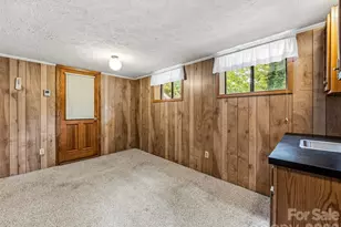 126 Surry Ln, Hendersonville, NC 28791 - Photo 28