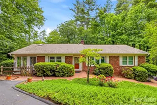 126 Surry Ln, Hendersonville, NC 28791 - Photo 2