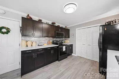 2104 Sheffield Court NW, Conover, NC 28613 - Photo 8