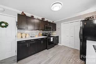 2104 Sheffield Ct NW, Conover, NC 28613 - Photo 8