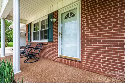 315 Shannonbrook Drive, Newton, NC 28658 - Photo 2