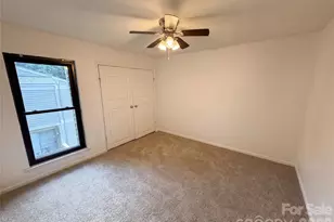 1625 Merry Oaks Rd, Charlotte, NC 28205 - Photo 4