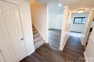 1625 Merry Oaks Rd, Charlotte, NC 28205 - Photo 6