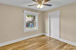 492 Riverbend St, Waynesville, NC 28786 - Photo 8