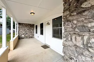 492 Riverbend St, Waynesville, NC 28786 - Photo 4