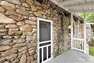 492 Riverbend St, Waynesville, NC 28786 - Photo 6