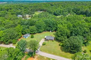 1820 Brian Kelly Ln, Fort Mill, SC 29708 - Photo 2