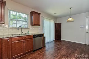 6709 Broad Valley Ct, Charlotte, NC 28216 - Photo 10