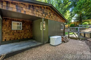 2323 Greater Druid Hills Blvd, Hendersonville, NC 28791 - Photo 4