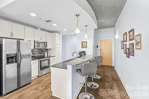 210 N Church St, Charlotte, NC 28202 - Photo 10