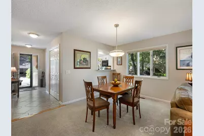 905 Red Oak Drive, Hendersonville, NC 28791 - Photo 6