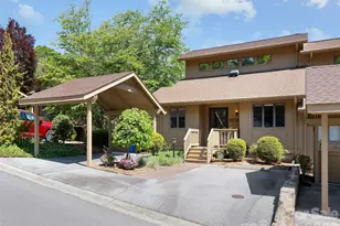 905 Red Oak Dr, Hendersonville, NC 28791 - Photo 2
