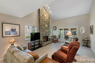 905 Red Oak Dr, Hendersonville, NC 28791 - Photo 8