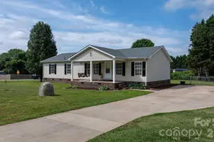 150 Bost Nursery Rd, Maiden, NC 28650 - Photo 2