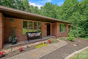 11 Grenadier Ct, Candler, NC 28715 - Photo 2