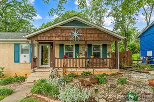 10 Oak Leaf Ln, Arden, NC 28704 - Photo 2