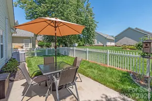 1047 Curry Way, Matthews, NC 28104 - Photo 32