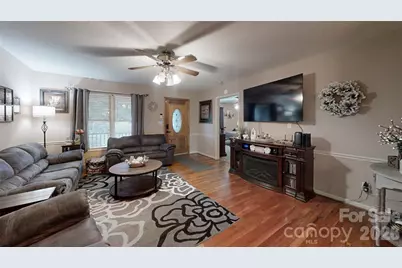 1323 Worthington Place, Lincolnton, NC 28092 - Photo 4