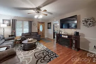 1323 Worthington Pl, Lincolnton, NC 28092 - Photo 4